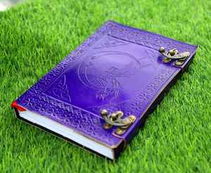 Carnet en cuir véritable fait main de qualité supérieure Moon Face Fairy avec pages rechargeables pour écrire et dessiner - Product Image 2