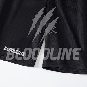 Shorts de sport noirs pour hommes Bloodline avec imprimé griffe grise, séchage rapide, taille élastique, longueur mi-cuisse - Product Image 5