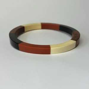 กำไลไม้สไตล์วินเทจคุณภาพพรีเมียม ดีไซน์พิเศษ ขัดเงาอย่างดี บรรจุภัณฑ์ปรับแต่งได้ รับผลิตแบบ OEM สำหรับผู้หญิง - Product Image 4