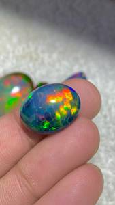 Opale noire d'Éthiopie naturelle, cabochon ovale, pierre précieuse en vrac, effet de jeu de couleurs, pour la fabrication de bijoux - Product Image 2