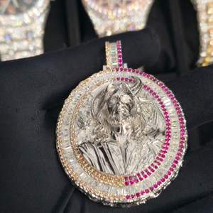 Collar con Colgante de Plata de Ley 925, Chapado en Rodio, Estilo Hip Hop, con Moissanita Certificada GRA, Diseño Liberty Personalizado - Product Image 4