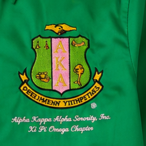 เสื้อเชิ้ตกระดุมหน้าสีเขียวไอวี่สำหรับผู้หญิง AKA Xi Theta Omega Chapter ปักลายตราสัญลักษณ์ เสื้อแขนยาว - Product Image 5