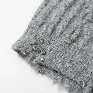 Cardigan respirant à col en V avec garniture perlée pour homme, pull tricoté boutonné à motif losanges pour le gala - Product Image 4