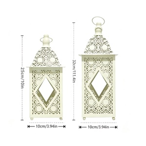Elegante Linterna Marroquí de Metal Blanco con Intrincados Diseños Florales, Portavelas Decorativo para Decoración de Mesa en Ramadán - Product Image 3