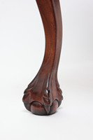 Console moderne antique en bois massif, longue et rectangulaire, avec pieds sculptés, couleur brun foncé, meuble d'entrée ou de salon