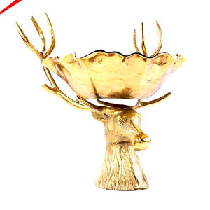 Cuenco de servir con cabeza de ciervo en acabado dorado, de alta demanda, para hoteles, restaurantes y bares. - Product Image 1
