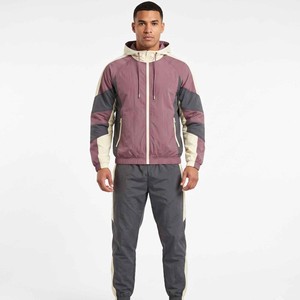 Ensembles de survêtements amples en nylon coupe-vent personnalisés pour hommes avec bandes contrastantes, sweats à capuche et pulls réfléchissants - Product Image 5