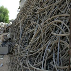 Chatarra de Alambre de Aluminio 99.9% Pura Reciclada, Suministro de Fábrica para Refinación, Reciclaje y Fabricación - Product Image 1