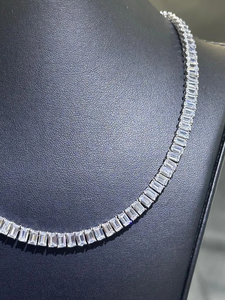Collier de luxe pour femme avec diamants taille baguette, plaqué rhodium, en argent 925, serti à la main, bijoux de mariage - Product Image 4