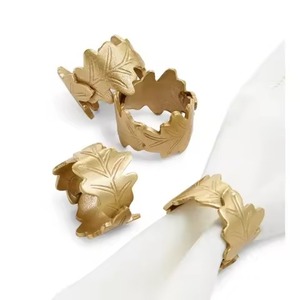 Anillo para Servilletas de Metal con Acabado Plateado para una Elegante Decoración de Mesa de Comedor, Recepción de Bodas y Eventos - Product Image 3