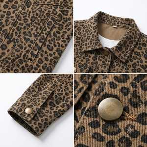 Chaqueta de pana con estampado de leopardo personalizada al por mayor para mujer, abrigo corto de invierno con dobladillo deshilachado, fabricante OEM - Product Image 4