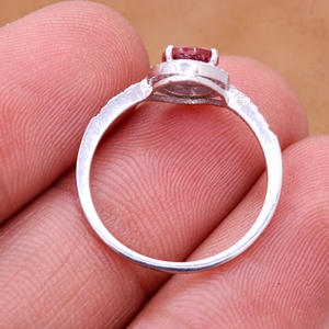Anillo de Plata de Ley 925 al por Mayor con Turmalina Rosa Ovalada Natural y Circonita Cúbica, Joyas Memoria - Product Image 5