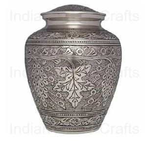 Urna Funeraria de Latón Plateado Tallada para Cenizas, Urna Conmemorativa, Florero de Recuerdo para el Recuerdo - Urna Ecológica para Mascotas, Artesanía India para el Hogar - Product Image 3