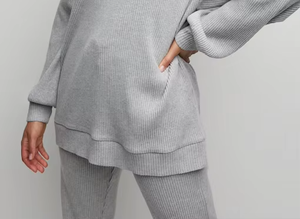 Sweat-shirt en tricot surdimensionné pour femme HawkEye, col rond, épaules tombantes, manches longues, gris uni avec poches, vêtements d'automne - Product Image 3