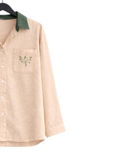 Conjunto de pijama de lino y algodón para mujer, color beige y verde, camisa con botones y bolsillo bordado y pantalones con cordón, conjunto informal para estar en casa - Product Image 4