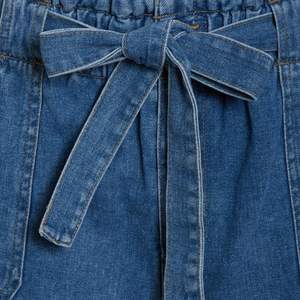Short d'été pour femmes Short en jean à taille haute de couleur unie pour femmes Vente en gros de vêtements de mode pour femmes Short pour femmes - Product Image 3
