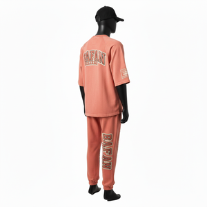 Ensemble deux pièces pour homme en coton polyester de haute qualité, tissu éponge français 300 GSM, respirant, couleur pêche, logo imprimé. - Product Image 5