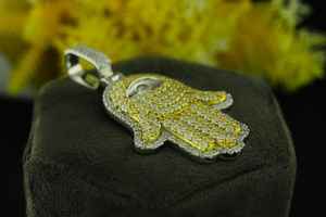 Delicado Colgante de Mano de Hamsa, Joyería Espiritual de Buena Suerte, Colgante de Plata 925, Colgante Mano de Fátima, Colgante Hip Hop Iced Out Faith - Product Image 3