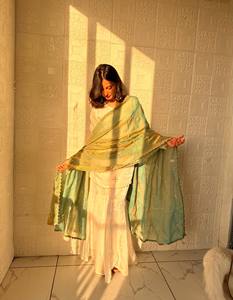 Kurta brodée pour femme avec palazzos et dupatta - Product Image 2