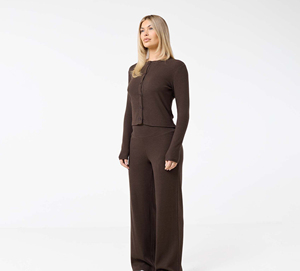 Pantalon de jogging pour femme en Spandex écologique, taille élastique, séchage rapide, coupe ample à jambe large, longueur intégrale, cordon de serrage réglable, taille basse, couleur unie - Product Image 3