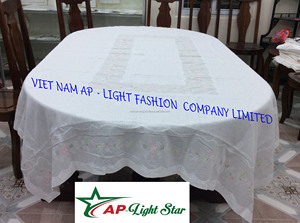 Mantel bordado elegante y lujoso Artesanía de punto de cruz y costura fresca Nuevo - Product Image 4