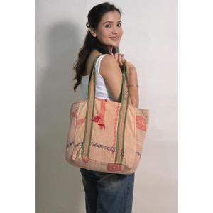Bolso tote de algodón indio Kantha hecho a mano, bolso de hombro estilo bohemio para mujer, bolso de compras. - Product Image 1