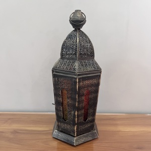 โคมไฟเหล็กแกะสลักลายมือ งานฝีมือ ดีไซน์สวยงาม รูปทรงแปลกตา สำหรับตกแต่งบ้าน ใช้ได้ทุกโอกาส รุ่น L514 - Product Image 1