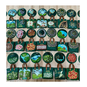 Porte-clés en herbe de jonc vietnamienne durable, fait main, tressé, mini-sac, porte-clés, accessoire en paille naturelle pour la vente au détail - Product Image 2