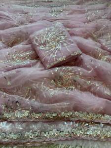 Collection de saris en tulle pour mariage, sari en tulle souple premium brodé avec des perles cutdana lourdes, matière pour le haut assorti. - Product Image 4