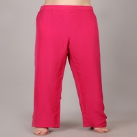 Ensemble 2 pièces de mode féminine moderne, couleur rose, avec perles et broderies, vêtement élégant et luxueux.