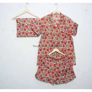 Conjunto de pijama de algodón 100% hecho a mano en India, transpirable, estampado a mano, estilo vintage, ropa de dormir corta para mujer. - Product Image 5