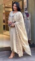 Ensemble Kurti en soie pure Mul Roman brodée avec pantalon élastique cousu et dupatta à bordure ajourée pour femme, tenue de soirée OO 55