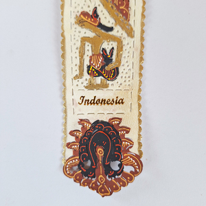 Marcapáginas de Cuero Genuino Hecho a Mano, Diseño Tradicional Indonesio de Marioneta Wayang, Perforado, Arte Puro, Regalo para la Escuela u Oficina - Product Image 4