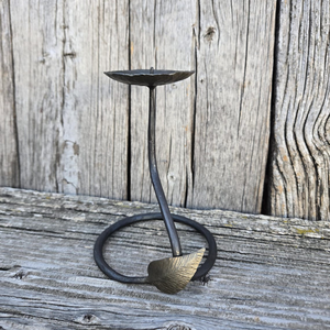 Candelabro de Latón con Hojas en Relieve, Hecho a Mano y Forjado, de Bharat Brass Copper Industries, Decoración para el Hogar, Multiusos - Product Image 5