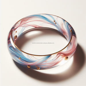 Bracelet en résine fabriqué à la main Bijoux tribaux exquis pour femmes Design sophistiqué Composition légère et mode - Product Image 4