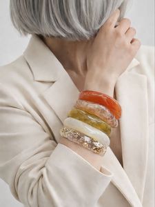 Brazalete de Resina con Superficie Facetada, Brazalete Acrílico Grueso con Patrón de Mármol, Joyería de Mano para Mujer, Accesorios de Moda, Pedido al por Mayor - Product Image 2
