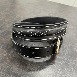 Ceinture en cuir noir rembourrée faite à la main de luxe pour hommes et femmes |   Ceinture de créateur avec boucle en laiton et surpiqûres décoratives - Product Image 2