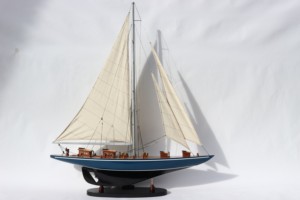 Modèle de bateau à voile britannique artisanal en bois VELSHEDA - Product Image 6