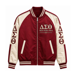 เสื้อแจ็คเก็ตบอมเบอร์ Delta Sigma Theta สีแดง แขนครีม พิมพ์ลายด้านหลังปี 1913 แบบซิปหน้า สไตล์พรีปปี้ สำหรับผู้ชาย - Product Image 2