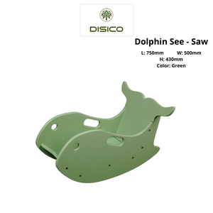 Une balançoire en bois colorée en forme de dauphin pour enfants, fabriquée en bois de pin américain. - Product Image 4