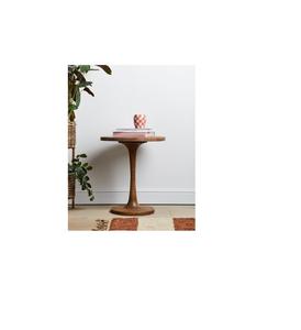โต๊ะข้างไม้ทำมือ แสดงผลงานฝีมือประณีตเพื่อการตกแต่งบ้านระดับพรีเมียม - Product Image 1