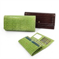 Dompet Panjang Wanita Castello dengan Motif Kulit Sapi Embos Cetak Croco, Penutup Hasp, Kantong Ber-resleting, Lapisan Poliester, Hijau Cokelat