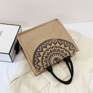 Bolsa de Yute Hecha a Mano con Dos Asas para Uso Diario al Aire Libre, Materiales de Alta Calidad, Cómoda y Confiable - Compre Directamente del Proveedor - Product Image 3