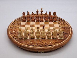 Nuevo diseño de ajedrez de madera con forma redonda, piezas de alta calidad, ideal para regalar, tablero de ajedrez de madera más vendido, de uso coleccionable. - Product Image 1