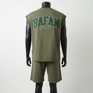 Ensemble short sans manches 100 % coton pour homme, molleton épais vert olive, coupe athlétique, ourlet brut, logo imprimé en relief - Product Image 2