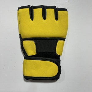 Gants de sport sans doigts avec support pour les poignets, paume en mesh respirant et rembourrée, pour musculation, hommes et femmes. - Product Image 4