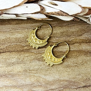 Pendientes Boho de Diseño Único, Joyería Tribal de Latón para Mujer, Bañados en Oro de 18k, Colgantes con Cuentas, Aros Étnicos en Forma de Media Luna para Venta al por Mayor/OEM/ODM - Product Image 5