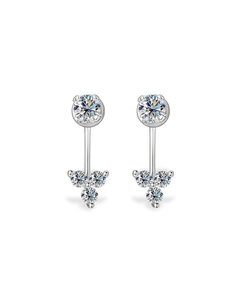 Pendientes Huggie Minimalistas de Diamante de Laboratorio Redondo de 14K con Clúster de Diamantes de Triple Brillo en el Frente y Trasero, Joyería Minimalista para el Lóbulo de la Oreja - Product Image 3
