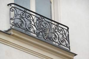 Barandilla de Balcón de Hierro Forjado y Acero Inoxidable, Diseño Europeo Moderno, Resistente y Personalizable, para Interiores y Exteriores - Product Image 4