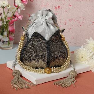 Sacs indiens de Potli de travail de broderie faits à la main pour le retour Sacs cadeaux Sacs à cordon Faveur de mariage à bas prix par LUXURY CRAFTS - Product Image 5